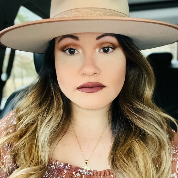 Meet your Posher, Jessica - Picture 6 of 10